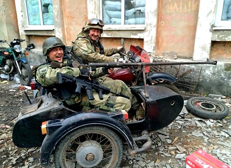 Украинские бойцы воровали топливо у военспецов НАТО и угоняли их мотоциклы