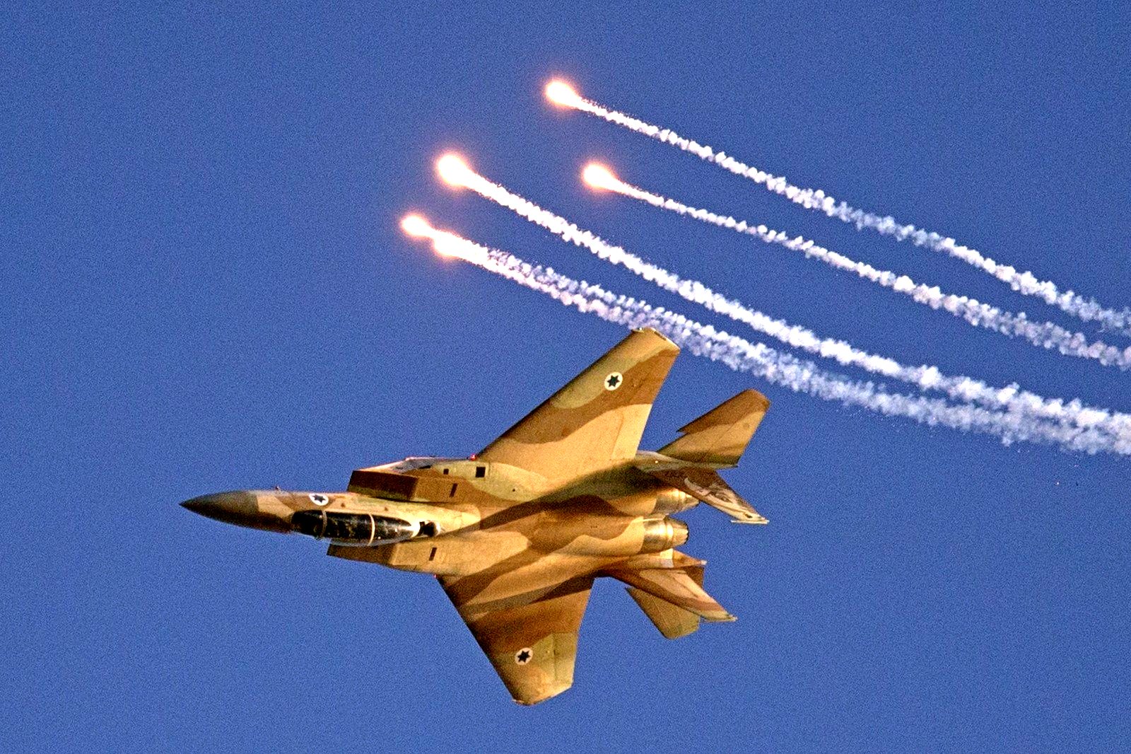 От угроз - к действиям: Израильская авиация атаковала сирийскую ПВО
