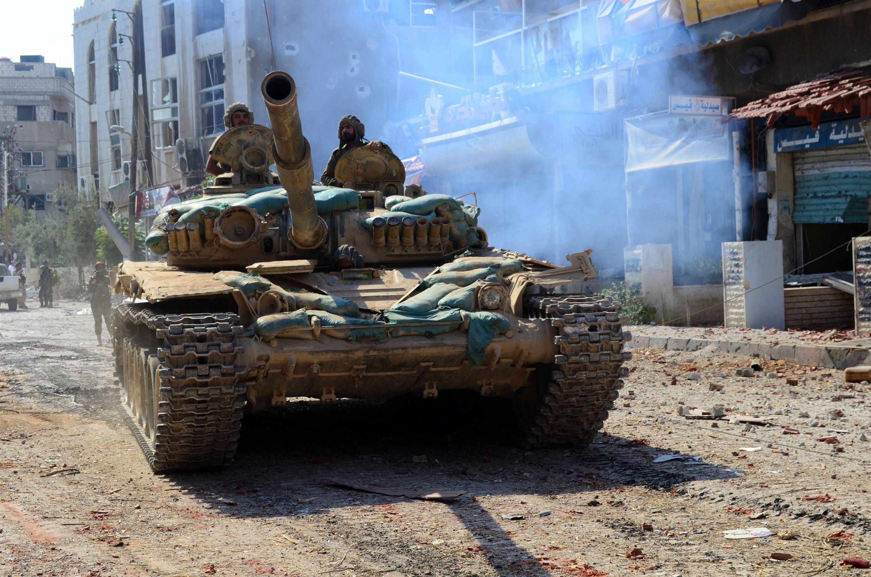 Сирийцы засняли мощный танковый контрудар по боевикам в Дамаске