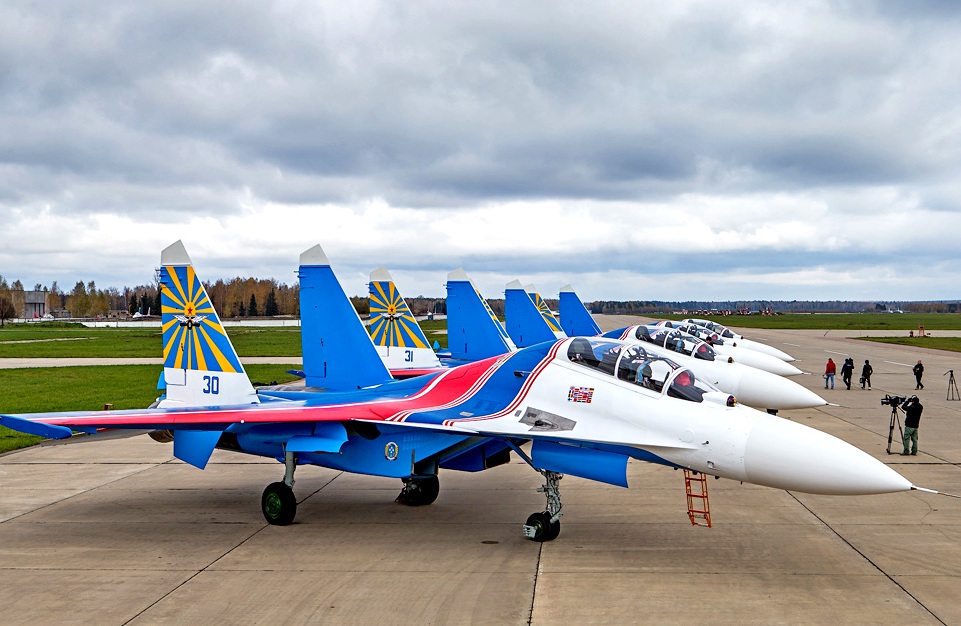 «Русские витязи» готовятся к первому выступлению на Су-30 за рубежом