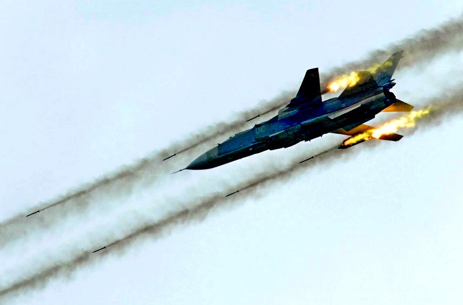 Рогозин опубликовал кадры смертельных ударов Су-24 по ИГИЛ