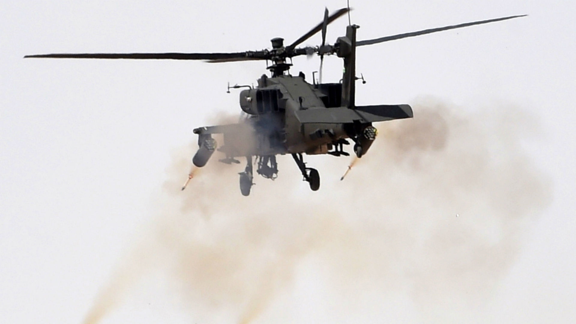 Неизвестный вертолет Apache расстрелял десятки беженцев  в районе Йемена