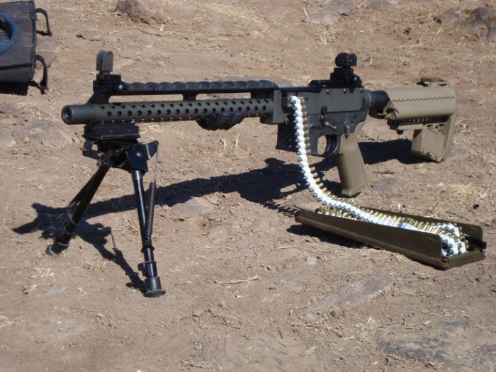 Razorback 22LR – превращаем AR-15 в мелкокалиберный пулемет Razorback 22LR – превращаем AR-15 в мелкокалиберный пулемет