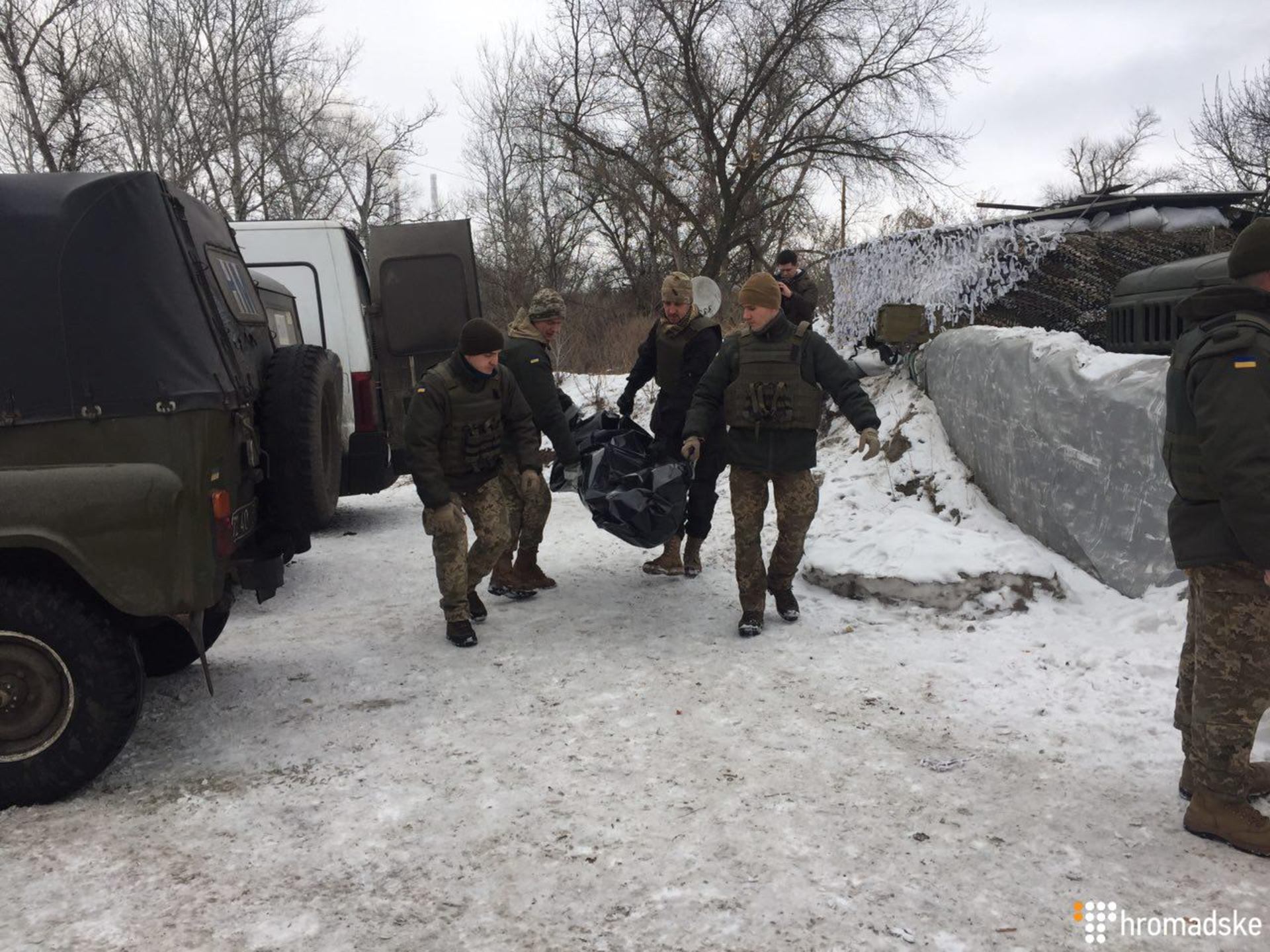 Тела силовиков в Донбассе раскапывают и пытаются вывезти по-тихому