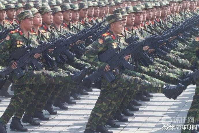 Северная Корея показала на параде супервинтовку