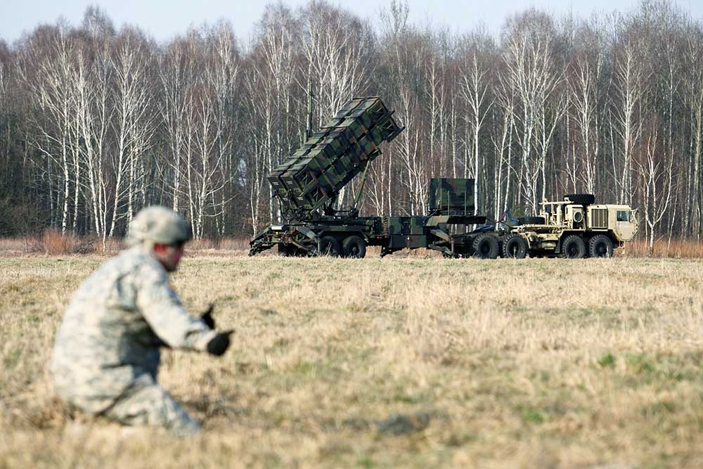 Варшава потратит годовой военный бюджет на американские ЗРК