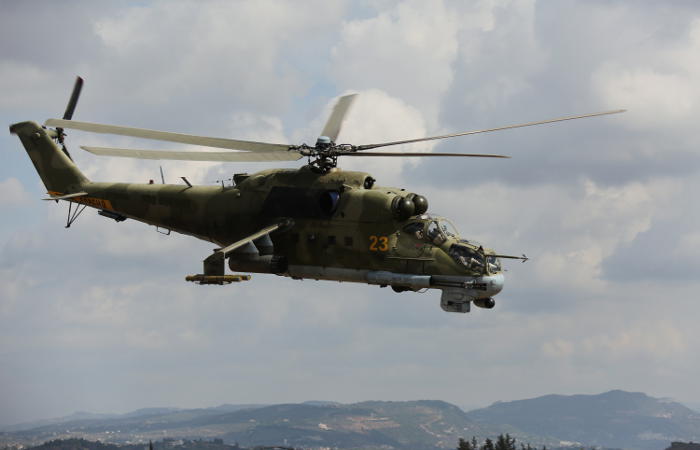 Бомбовый удар: вертолеты Асада отработали по террористам в Хаме