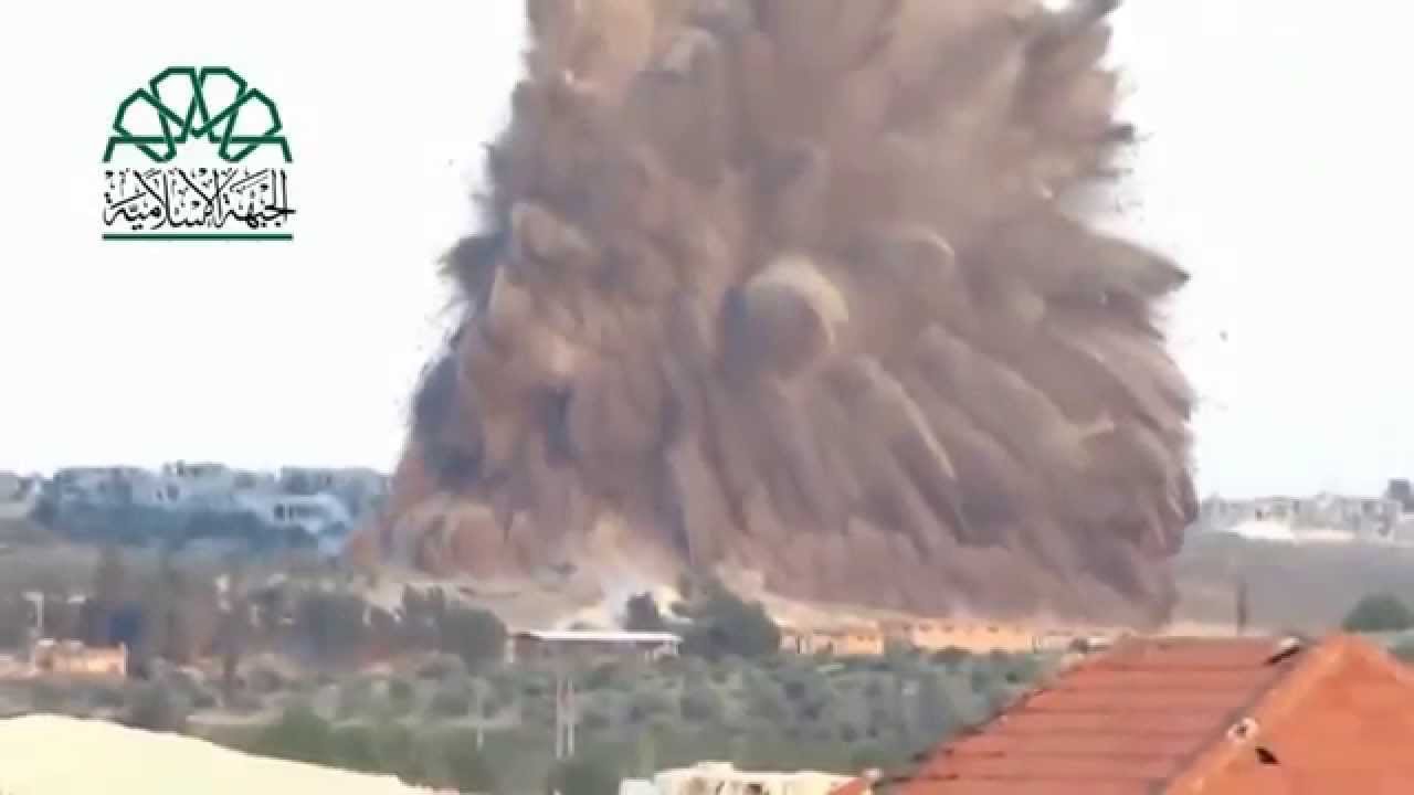 Силы Асада подорвали тоннель боевиков, ведущий к аэродрому в Дейр-эз-Зоре