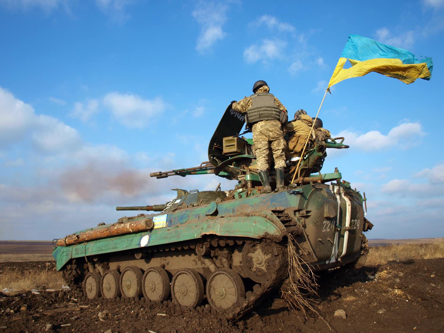 В Донбассе вспыхнул бой: ВСУ «попёрли» на ополченцев, используя БМП и СПГ-9
