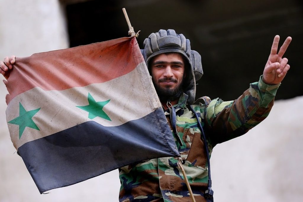 Армия Асада идет на помощь осажденным в Дейр-эз-Зоре: боевики несут потери