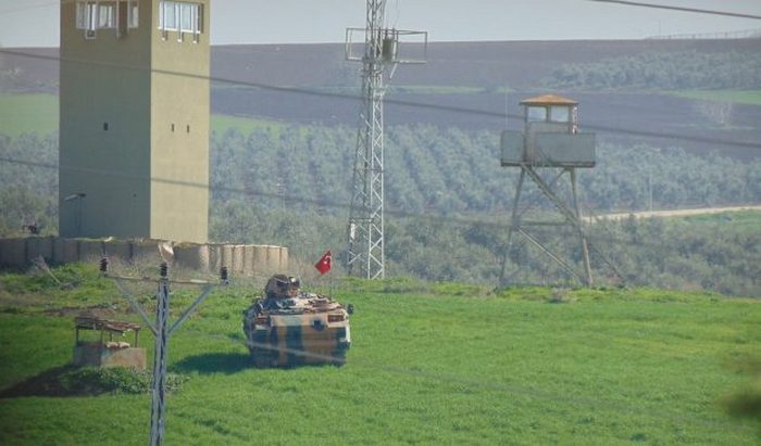 Турция концентрирует войска на границе с сирийским районом Африн