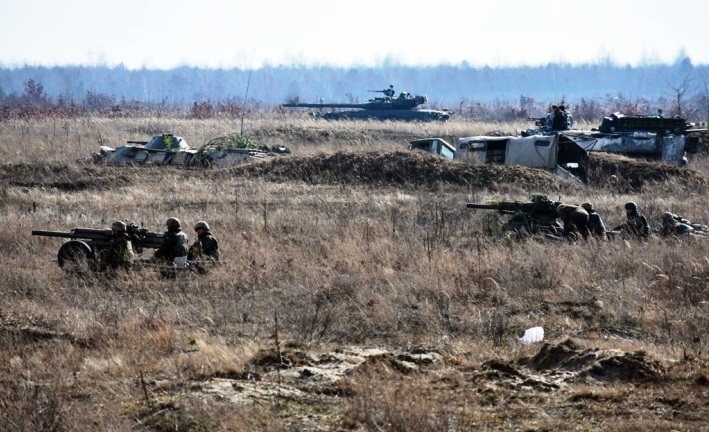 ВСУшники обстреливают Донбасс и скапливают технику у линии соприкосновения