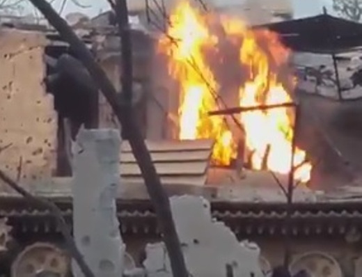 В Сирии сгорел один из знаменитых Т-72 с "уголковой защитой"