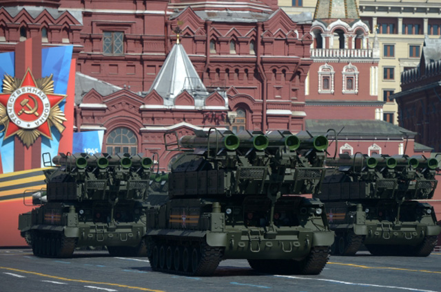 «Тор-М2», «Панцирь-СА» и новый Т-72: чем РФ удивит на Параде Победы