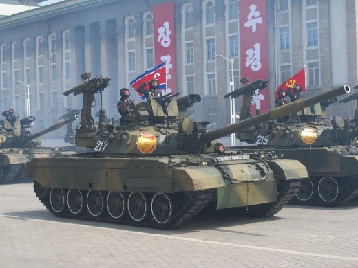 В КНДР танк "Чонма-216" превратили в "комбайн смерти"