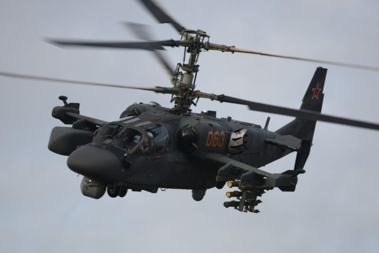 Вертолеты России Ка-52 провели боевые стрельбы Вертолеты России Ка-52 провели боевые стрельбы
