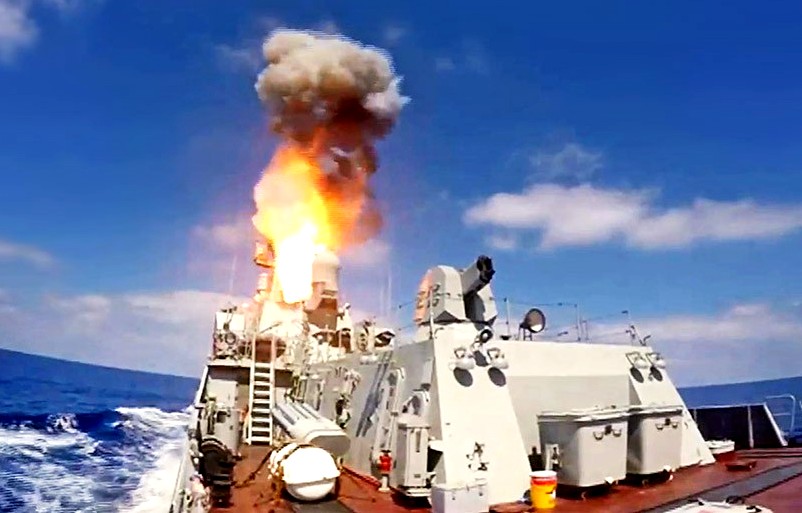 «Адмирал Эссен» и подлодка «Краснодар» нанесли ракетный удар по ИГИЛ