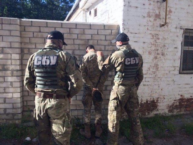 Задержан украинский военный, торговавший оружием в Херсоне