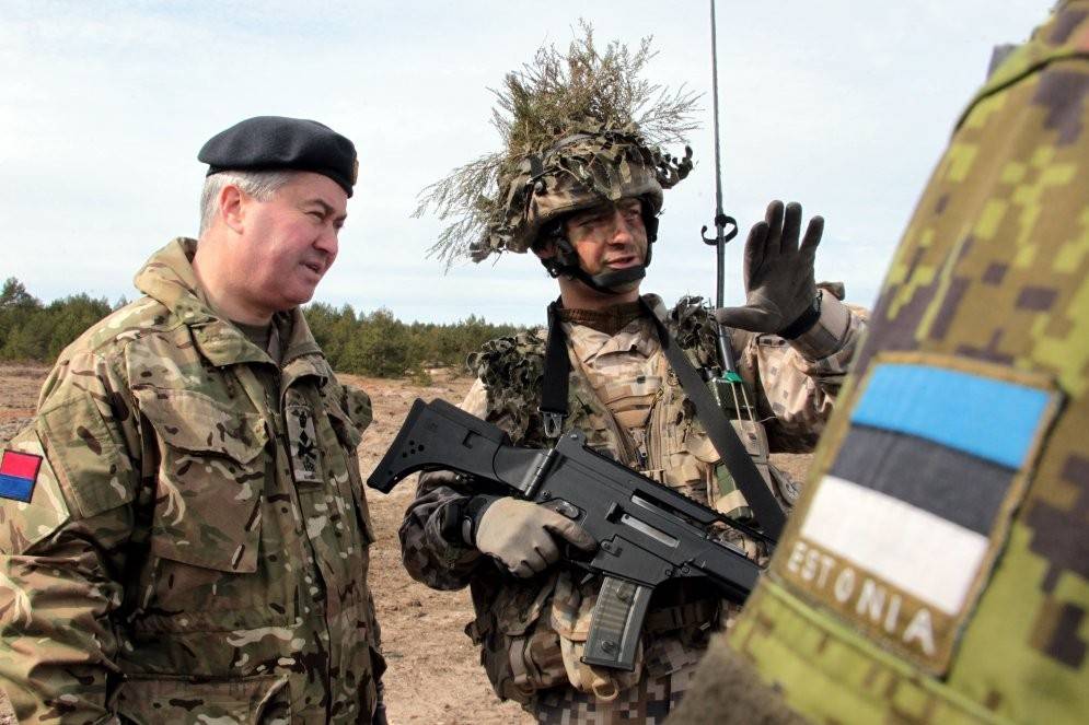 «Отряд самоубийц»: игра мускулами НАТО у границ РФ стала опасным фарсом
