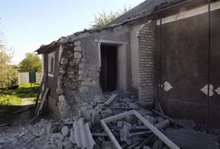 Укрофашисты снова обстреляли поселок Фрунзе, тяжело ранена женщина