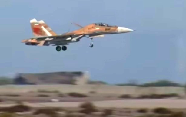 Новейший Су-30 в «иранских цветах»: Россия тайно продала истребители?