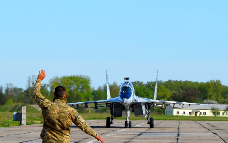 Украинские ВВС готовят истребители к воздушным боям