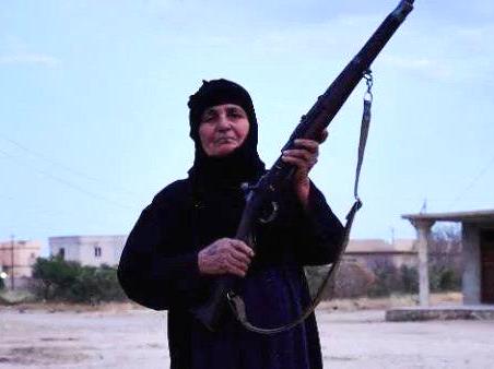 Иракские бабушки-партизанки «кошмарят» боевиков ИГИЛ из АК-47