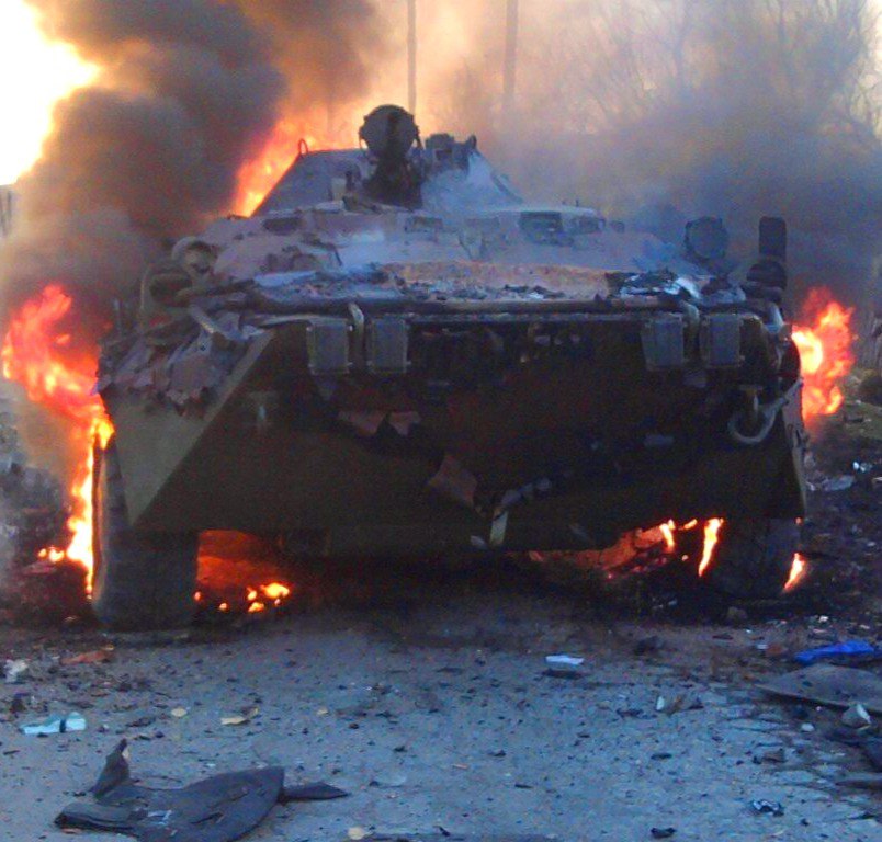 В Сеть попало фото уничтоженного украинского БТР боевиков ИГИЛ в Мосуле