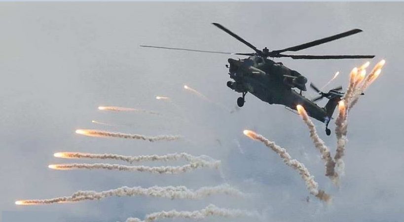 Мощная поддержка: появились кадры, как Ми-28Н и Ми-35 бомбят ИГ в Араке