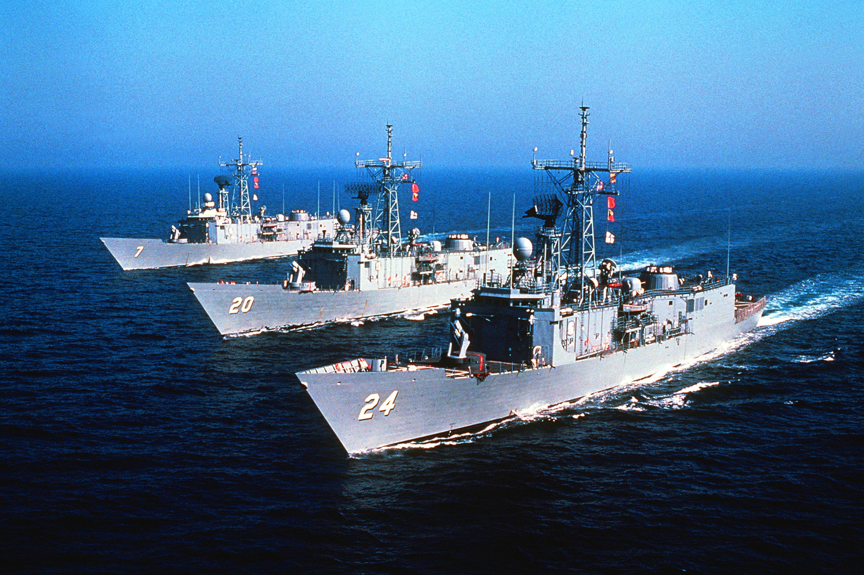 Отчаянные меры: ВМС США вынуждены принять на вооружение списанные корабли