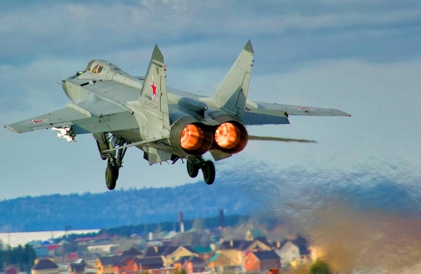 Провокация  НАТО: МиГ-31 перехватил противолодочный самолет