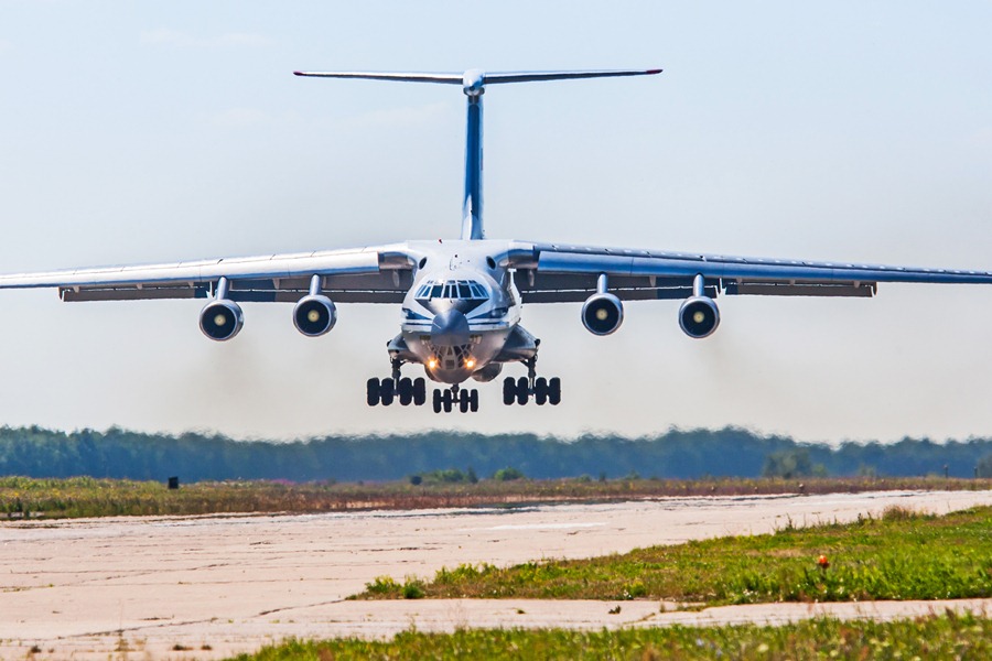 Ил-76 в огне: как посадили охваченный пламенем 170 тонный самолет