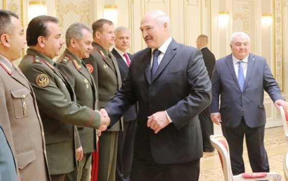 Александр Лукашенко пообещал масштабные учения у границ ЕС и НАТО