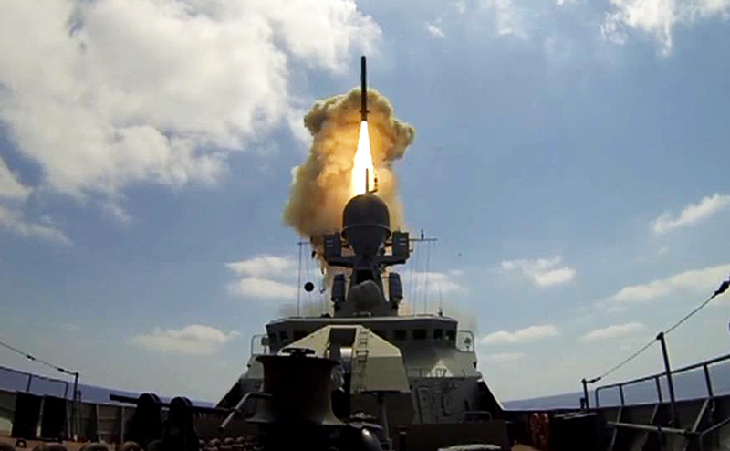 «Калибры» снова в деле: ВМФ РФ разгромили ИГИЛ в Сирии крылатыми ракетами