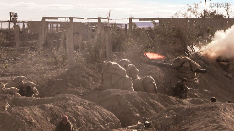Жестокое сражение за Дейр эз-Зор: САА изо всех сил отбивается от ракет ИГИЛ