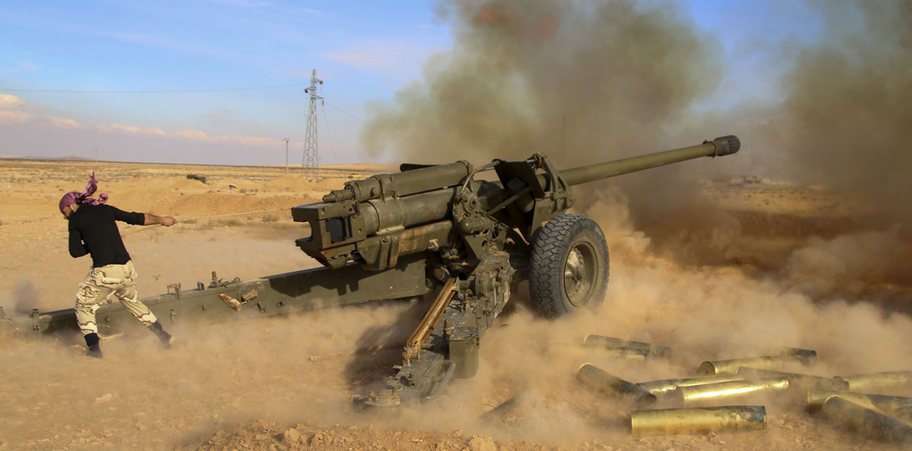 Тяжелые бои за Ракку: бойцы Асада понесли большие потери в битве у Табки