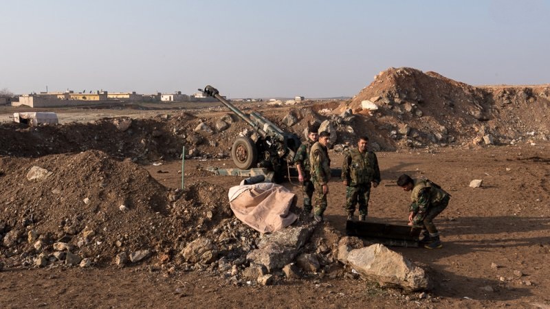 Удерживая позиции: сирийская артиллерия гонит боевиков из Дейр эз-Зора