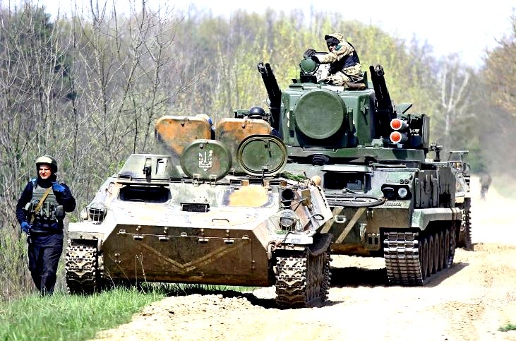 На Донбассе начались уличные бои: Армия ЛНР перебрасывает стрелковые части На Донбассе начались уличные бои: Армия ЛНР перебрасывает стрелковые части