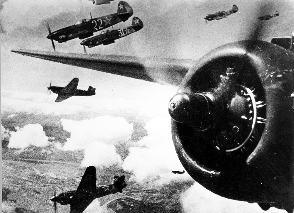 1942: Семь наших истребителей разметали 27 немецких
