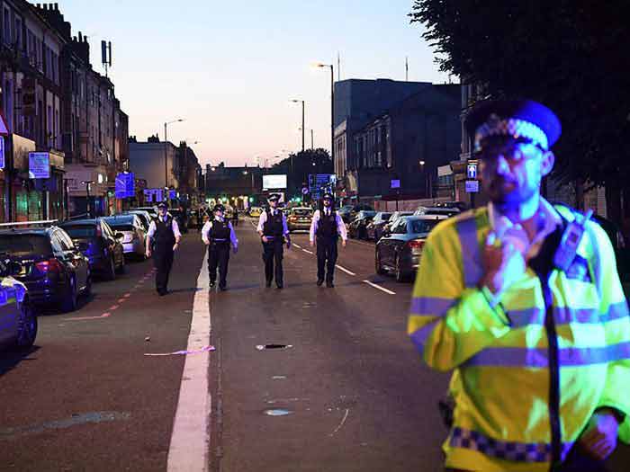 Автомобильный теракт в Лондоне около мечети в Финсбери-парке