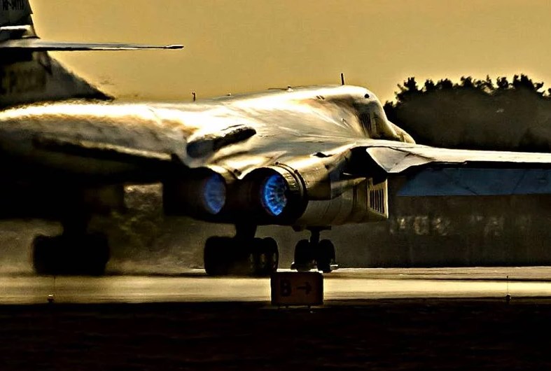Проблемы самообороны Ту-160М2 в стратегических операциях