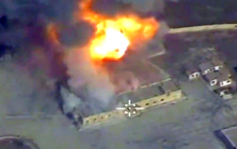 Эффектные кадры поражения целей крылатыми ракетами "Калибр" в Сирии