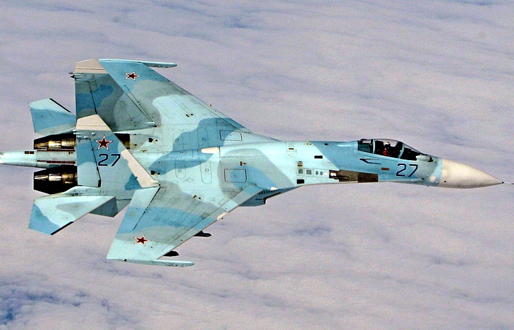 Американцы засняли, как российский Су-27 «ушел под брюхо» B-52
