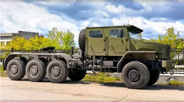 Российская мощь семейства «Торнадо- У»: новейший тягач-танковоз УРАЛ-6308
