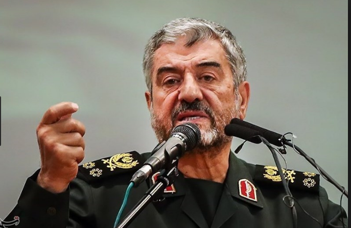 Иранские военные требуют от США убрать базы  от их границ
