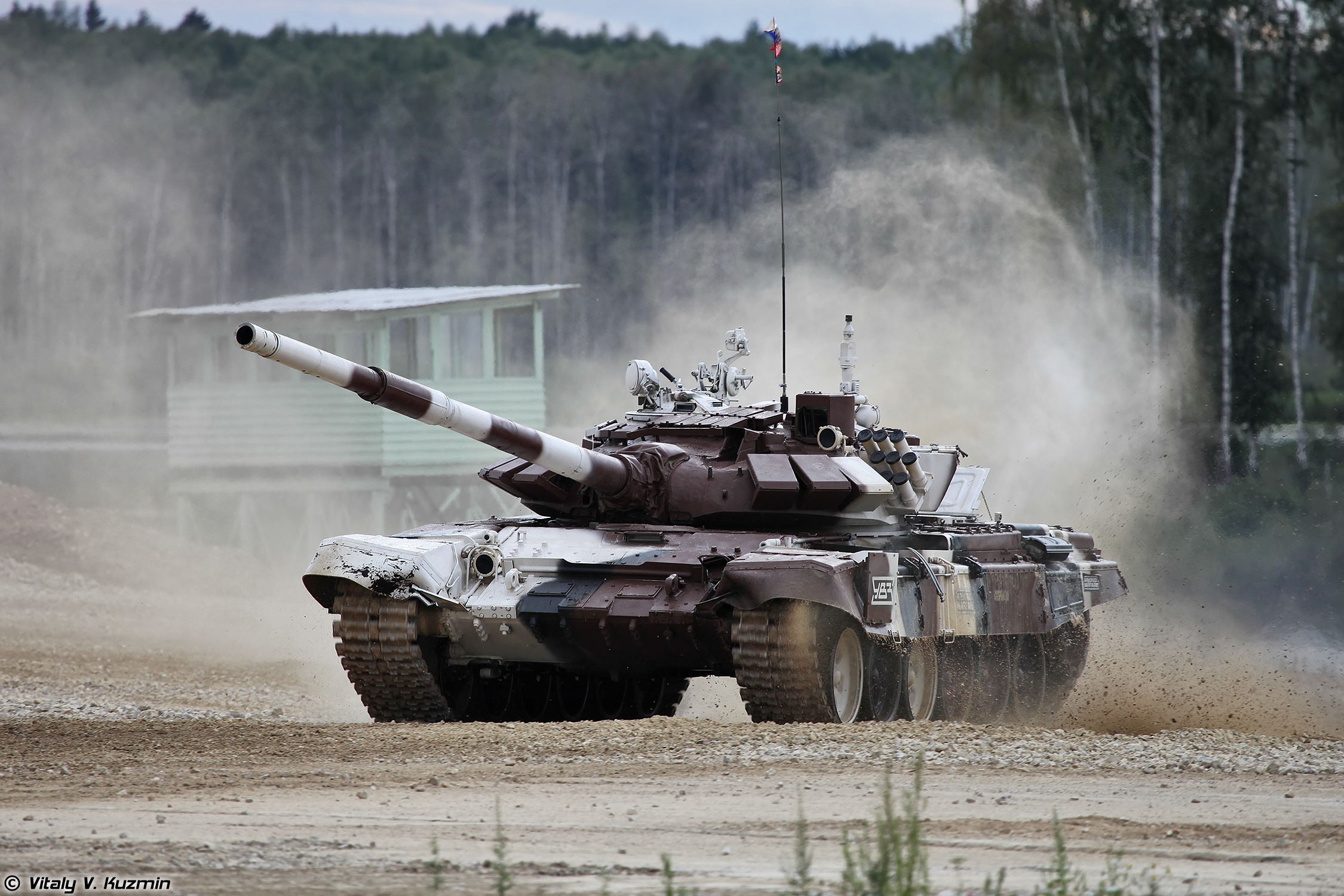 Рекорд танкового биатлона: русский Т-72Б3  оставил позади Type-96B Китая