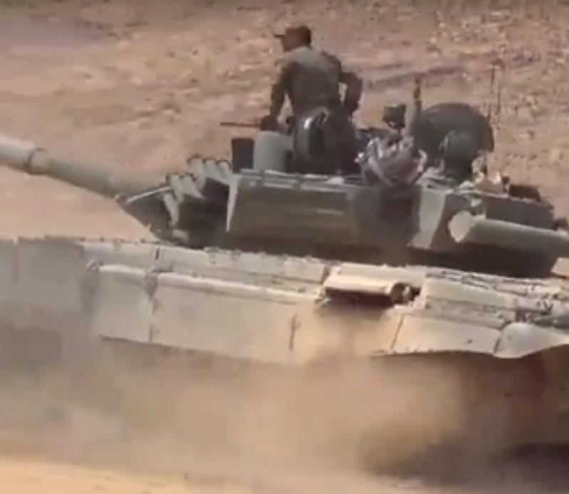 18-ая танковая дивизия САА громит ИГ: в сеть попали кадры боев под Хомсом