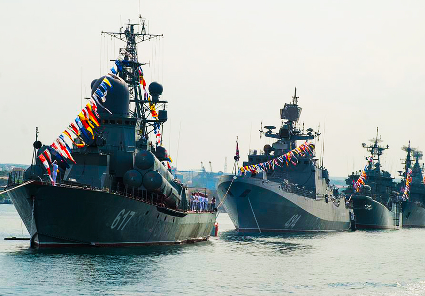Парад российского флота привел в ужас НАТО: русские — разрушители мира
