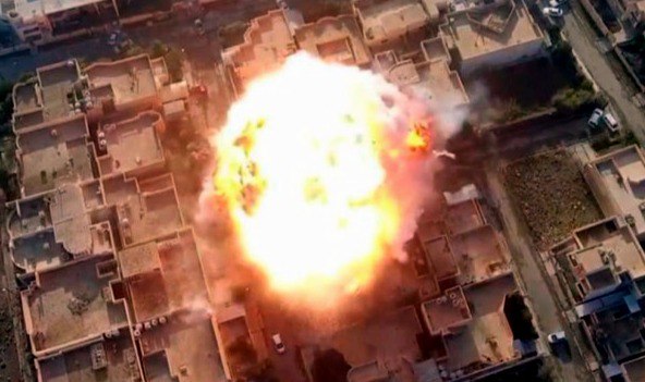 Взрыв под покровом ночи: боевики подорвали крупный склад с боеприпасами САА