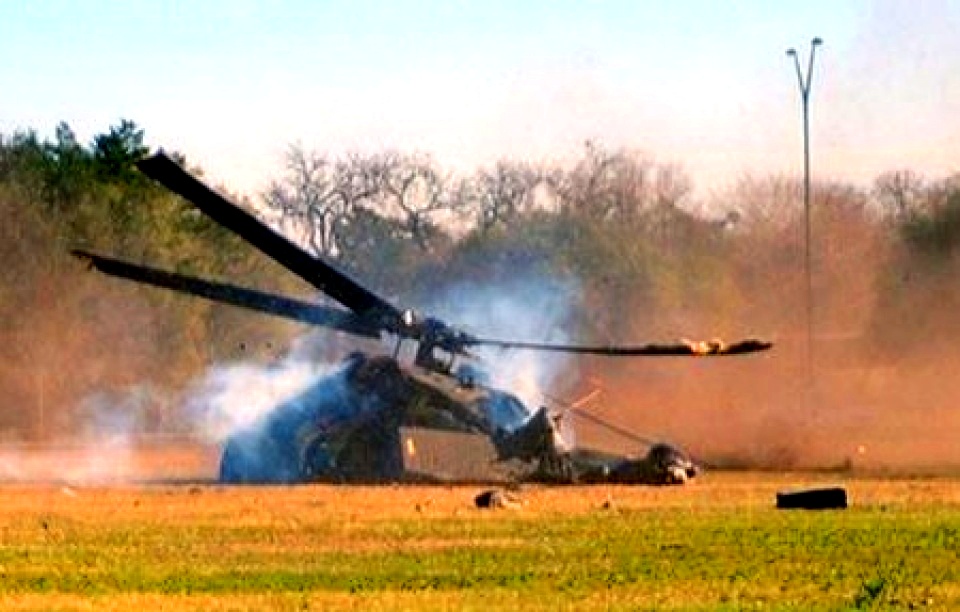 «Ослепший "Черный ястреб"»: вертолет США UH-60 не заметил дерева